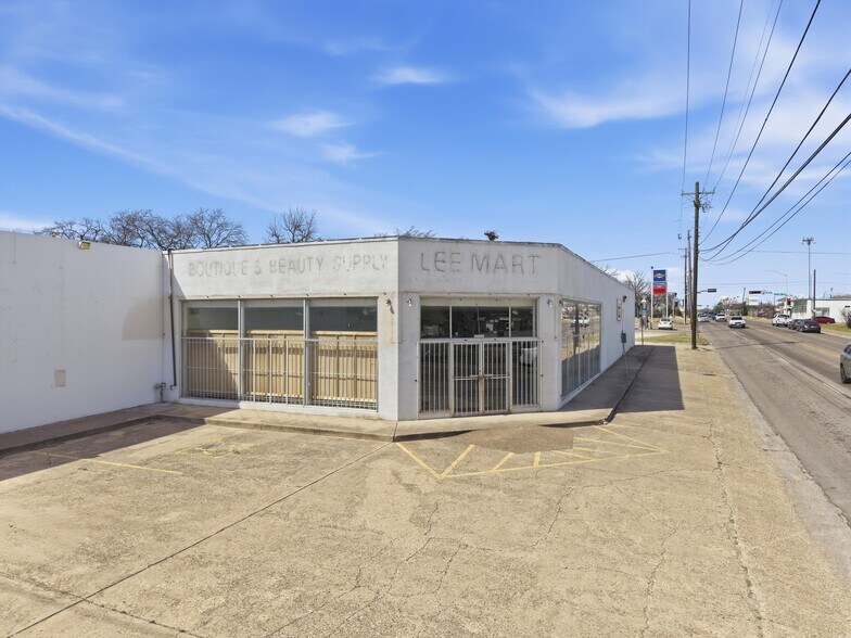 Primary Photo Of 2404 18th st, Waco Storefront For Sale