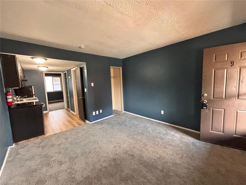 More Photos Of 519 Crosby St, Akron Apartments For Sale