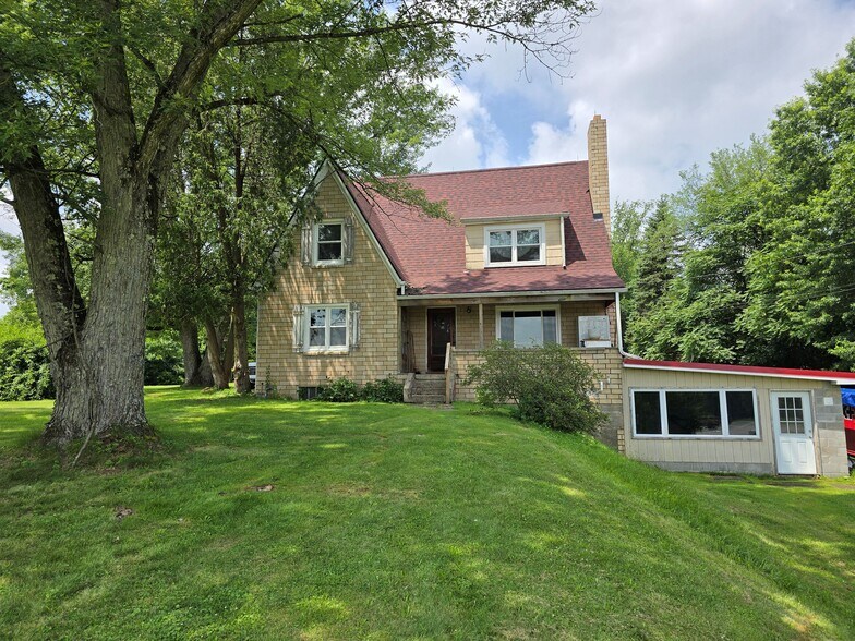 More Photos Of 368 Pittsburgh Rd, Butler Flex For Sale
