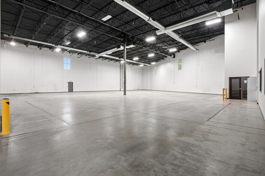 More Photos Of 52 Industrial Dr, Hyde Park Unknown For Lease