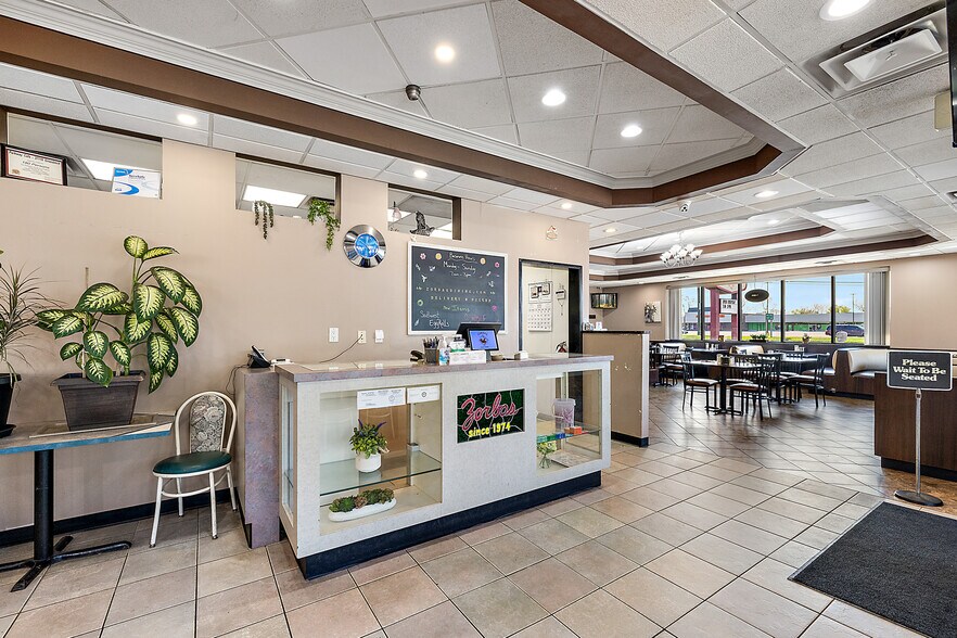 More Photos Of 37116 S Groesbeck Hwy, Clinton Township Restaurant For Sale