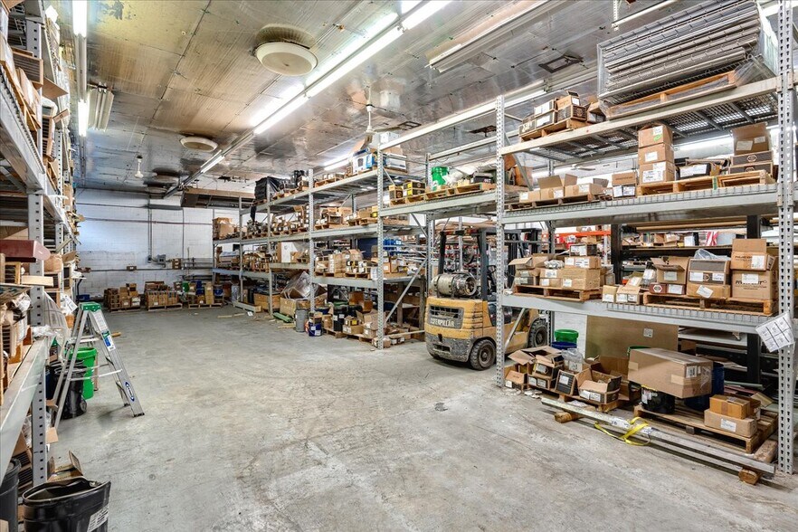 More Photos Of 2600 Duss Ave, Ambridge Unknown For Sale