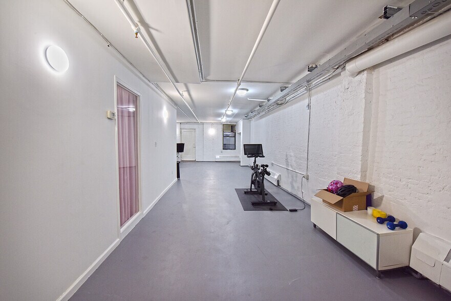 More Photos Of 68 Thomas St, New York Apartments For Lease