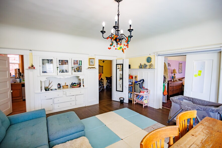 More Photos Of 667 10th St, Oakland Multifamily For Sale