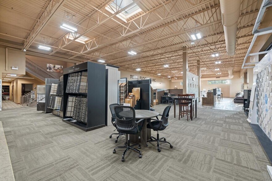 More Photos Of 13412 W 159th St, Homer Glen Showroom For Sale