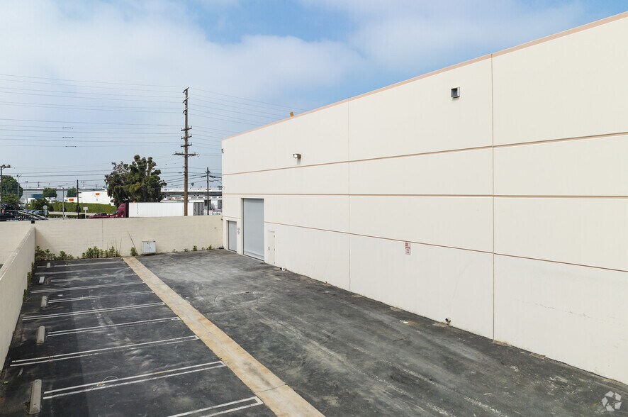 More Photos Of 9848 Firestone Blvd, Downey Unknown For Lease