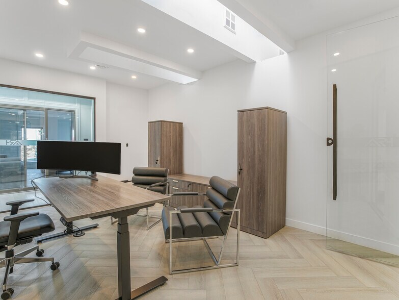 More Photos Of 10303 65 Ave NW, Edmonton Office For Lease