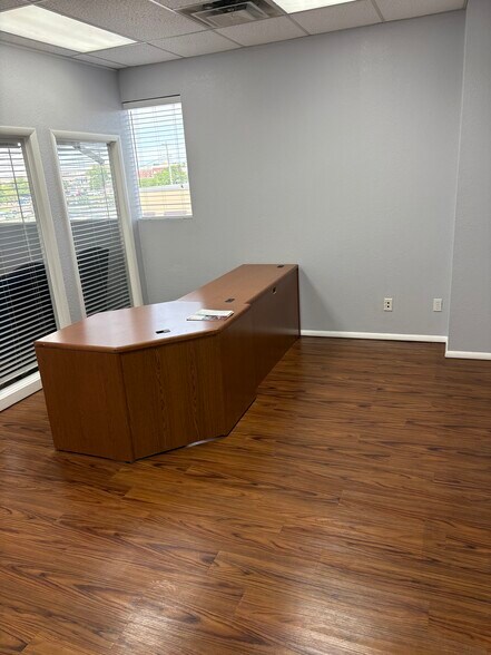 More Photos Of 222 E Eufaula St, Norman Office For Lease