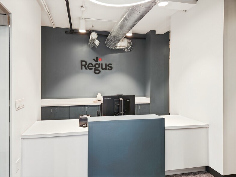 More Photos Of 200 N Laura St, Jacksonville Coworking Space