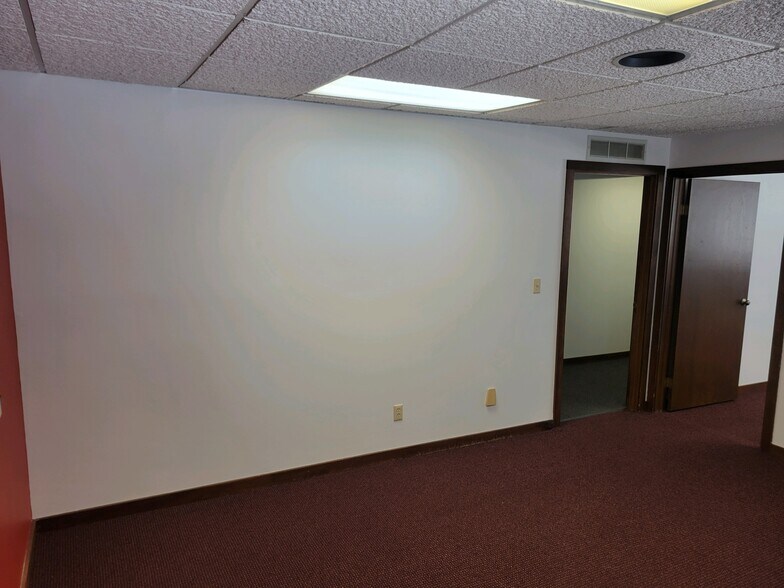 More Photos Of 701 Lincolnway, Valparaiso Coworking Space
