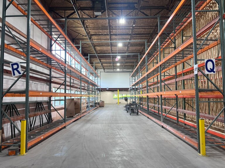 More Photos Of 100-110 Midland Ave, Port Chester Warehouse For Lease