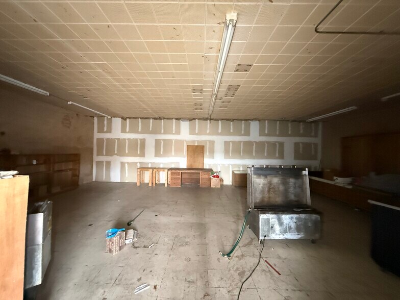 More Photos Of 1406 34th st, Waco General Retail For Lease