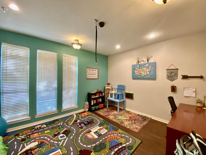 More Photos Of 1206 Bent Oaks Ct, Denton Medical For Lease