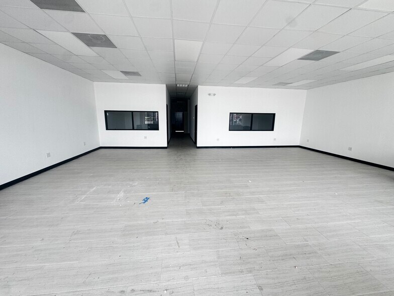 More Photos Of 9195 Gulf Fwy, Houston Storefront For Lease