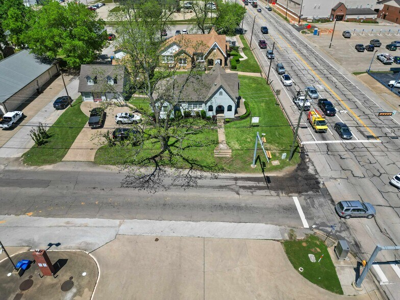 More Photos Of 209 S Main St, Lindale Loft Creative Space For Sale