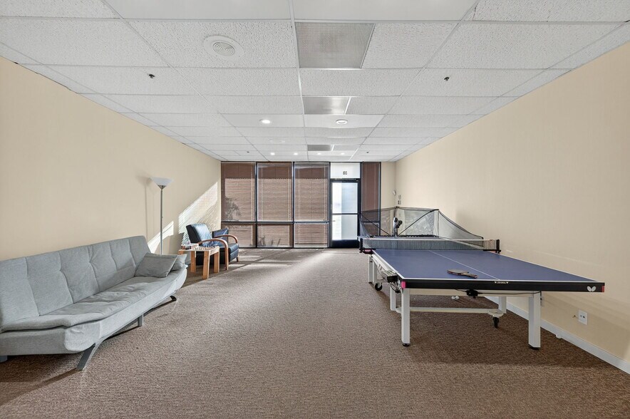 More Photos Of 20 S Linden Ave, South San Francisco Warehouse For Sale