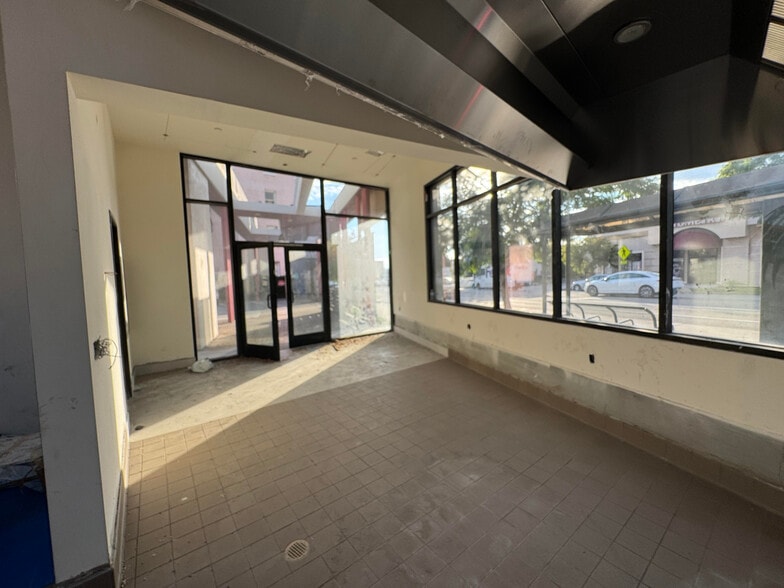 More Photos Of 500 S Glendale Ave, Glendale General Retail For Lease
