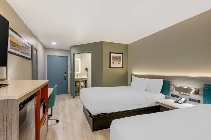 More Photos Of 412 US-70, Ruidoso Hotel For Sale