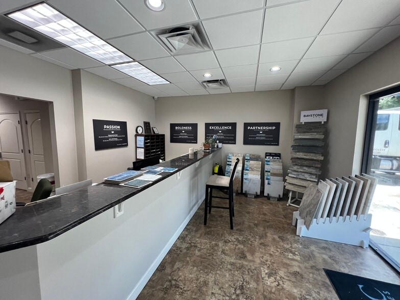 More Photos Of 2710 Pemberton Dr, Apopka Warehouse For Sale