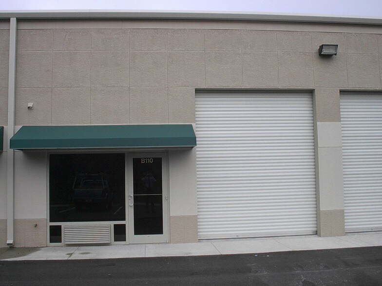 More Photos Of 1050 Innovation Ave, North Port Warehouse For Lease