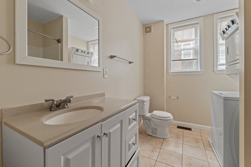 More Photos Of 601 Whitelock St, Baltimore Apartments For Sale