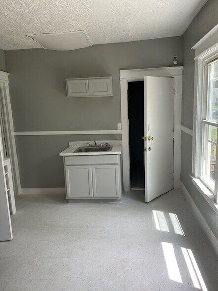 More Photos Of 11 Maria St, Rochester Apartments For Sale