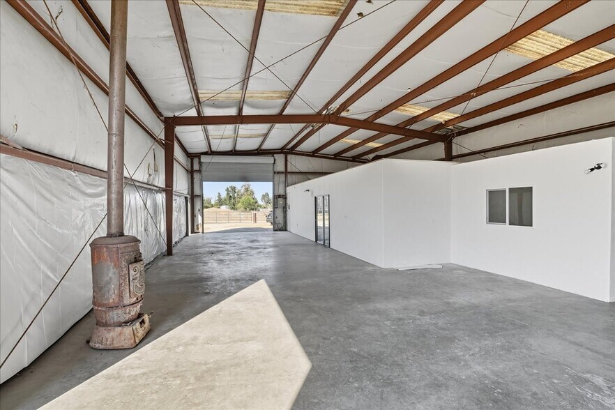 More Photos Of 485 S 8th St, Shandon Industrial For Sale