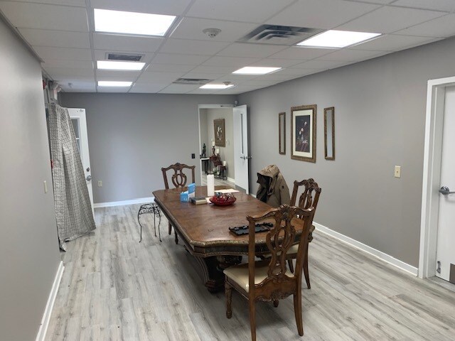 More Photos Of 60 Millstone Rd, Somerset Light Distribution For Lease