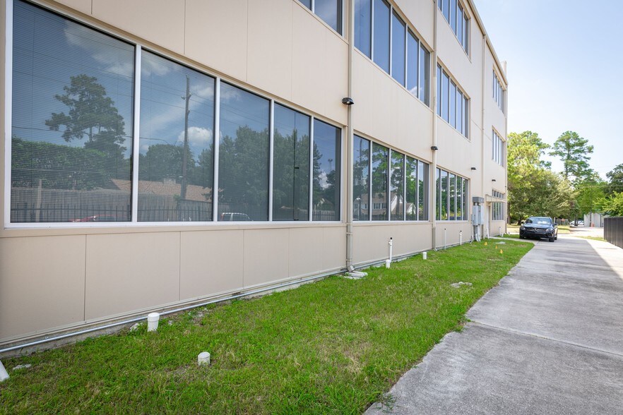 More Photos Of 16422 Stuebner Airline Rd, Spring Medical For Lease