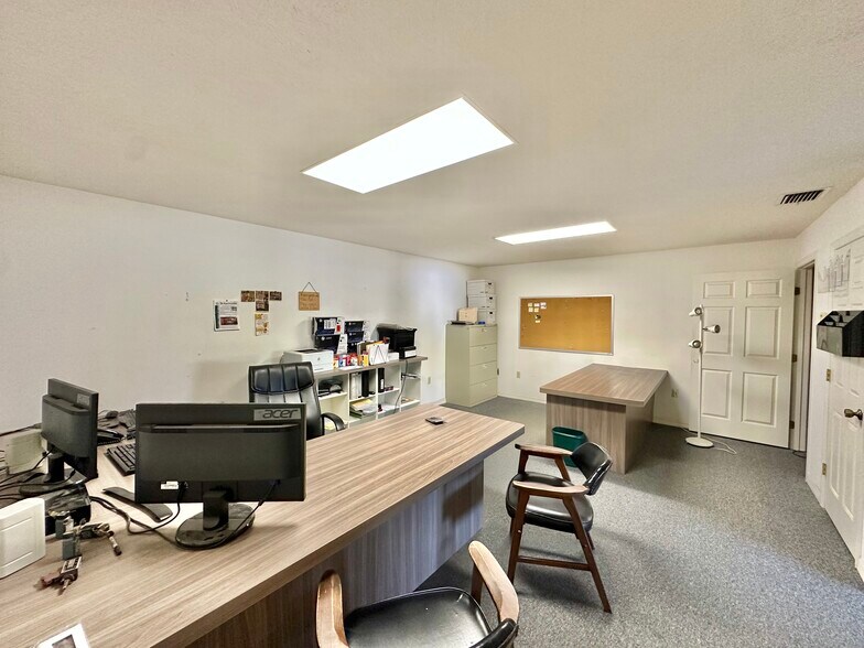 More Photos Of 739 Glenwood Ave, Sebring Manufacturing For Sale