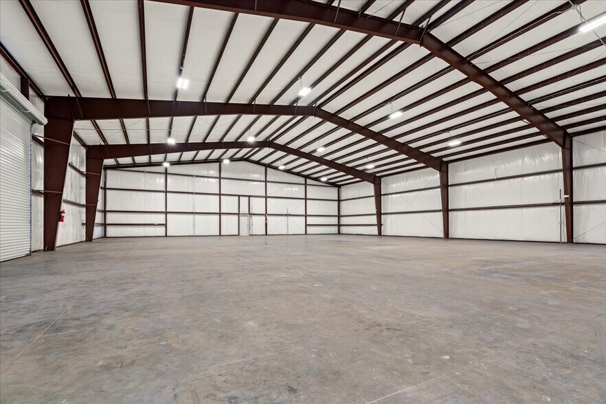 More Photos Of 3345 Willow Creek Rd, Florence Flex For Lease