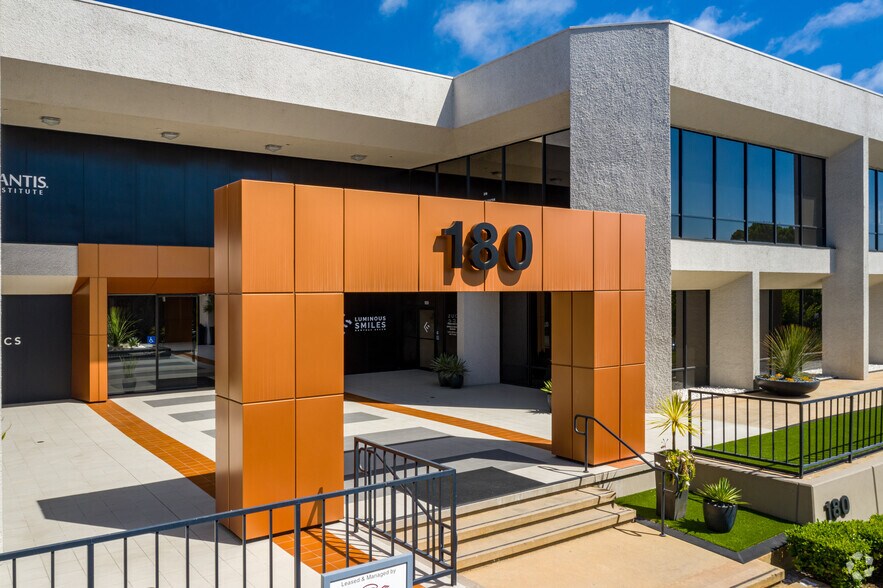 More Photos Of 180 Newport Center Dr, Newport Beach Medical For Lease