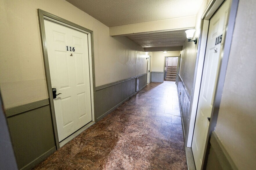 More Photos Of 300 E Windsor, Arkansas City Apartments For Sale
