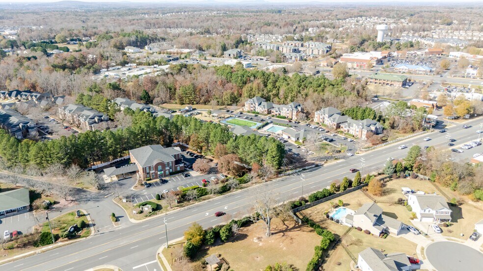 More Photos Of 100 Stone Village Dr, Fort Mill Bank For Lease