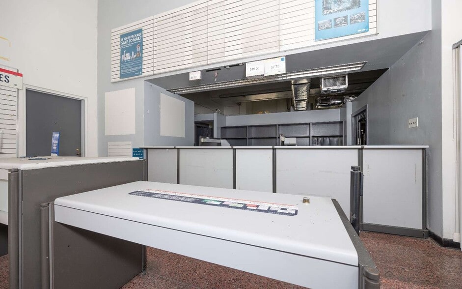 More Photos Of 400 S Ohio Ave, Live Oak Post Office For Sale