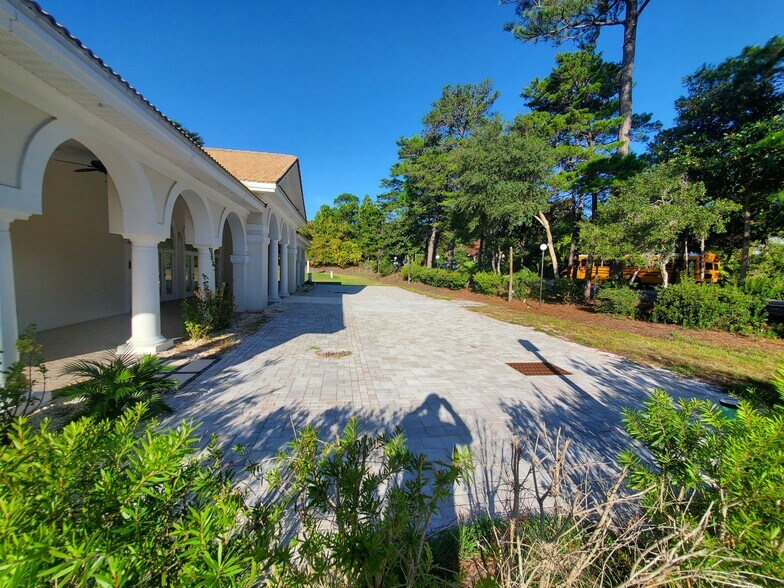 More Photos Of 3375 W County Highway 30A, Santa Rosa Beach Restaurant For Lease