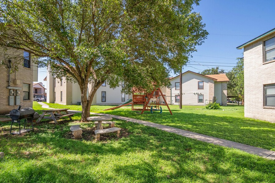 Primary Photo Of 4243 Family Tree, San Antonio Apartments For Sale