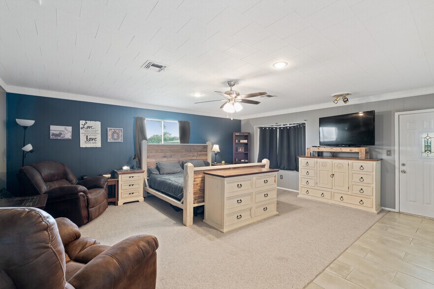 More Photos Of 2555 Straznicky Rd, Beasley Flex For Sale