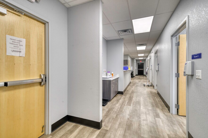 More Photos Of 2006 East Main, Madisonville Medical For Lease