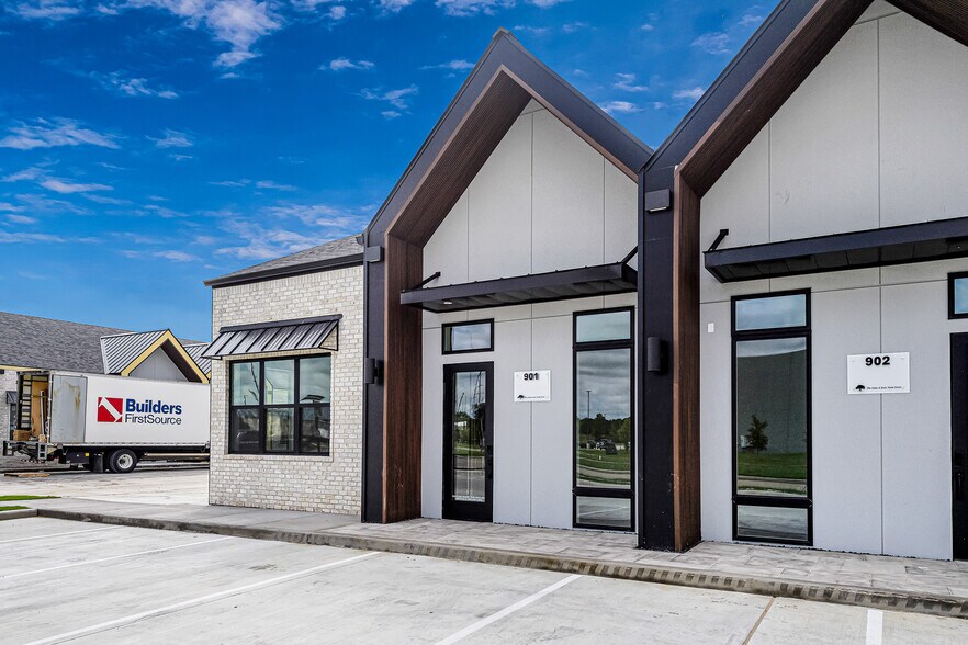 More Photos Of 1325 Main St, Katy Medical For Sale