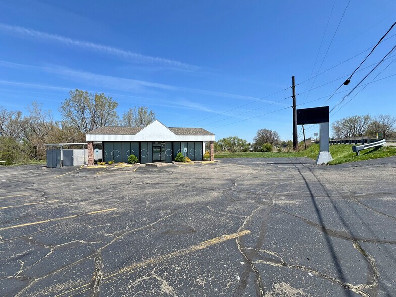 More Photos Of 2178 W 38th St, Erie Storefront Retail Office For Sale