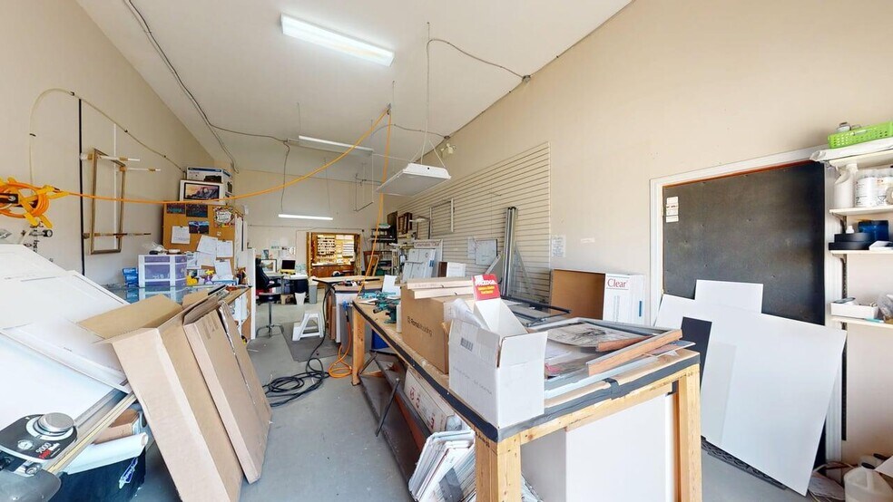 More Photos Of 800 Baker St, Cranbrook Storefront Retail Office For Sale
