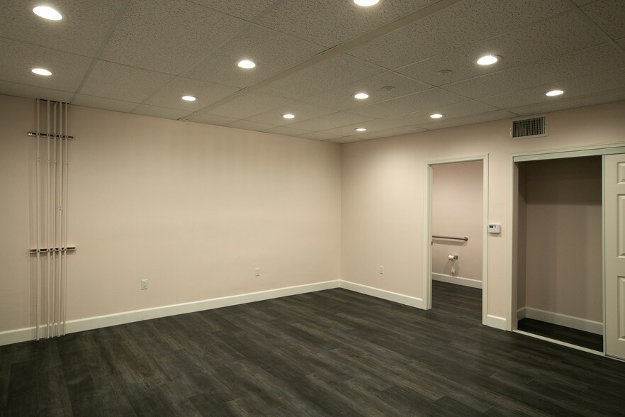 More Photos Of 1921 Carnegie Ave, Santa Ana Industrial For Lease