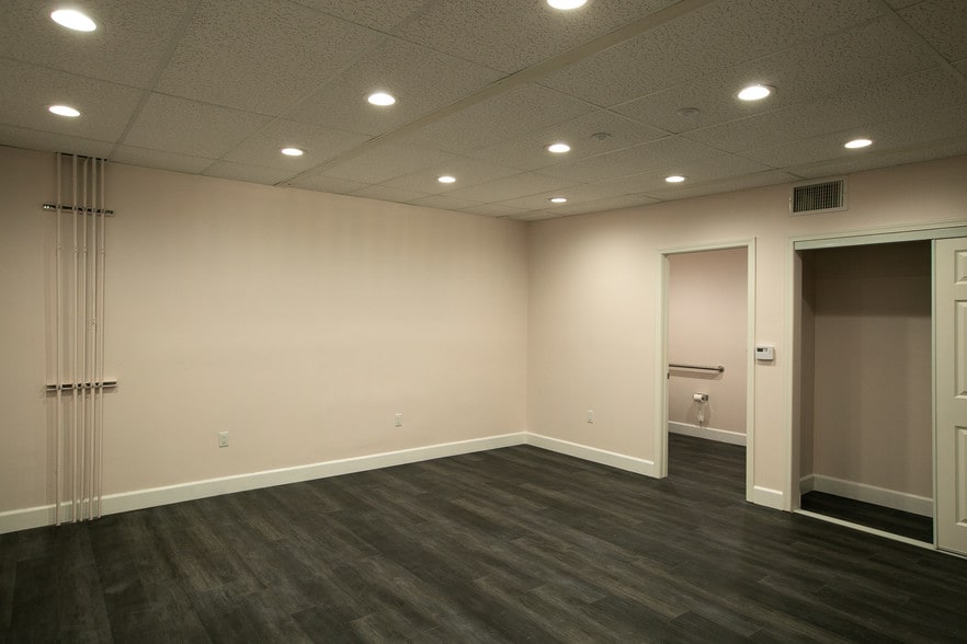 More Photos Of 1921 Carnegie Ave, Santa Ana Industrial For Sale