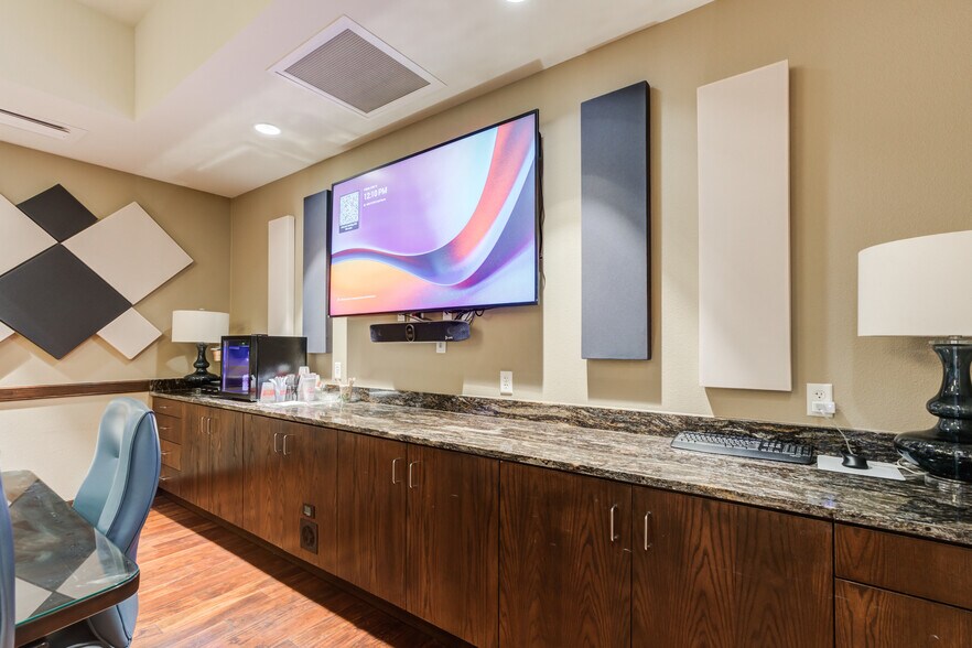 More Photos Of 5241 98th St, Lubbock Office Residential For Sale