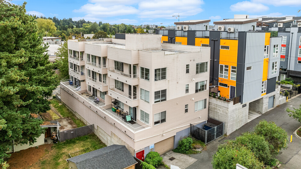 Primary Photo Of 1018 NE 112th St, Seattle Apartments For Sale