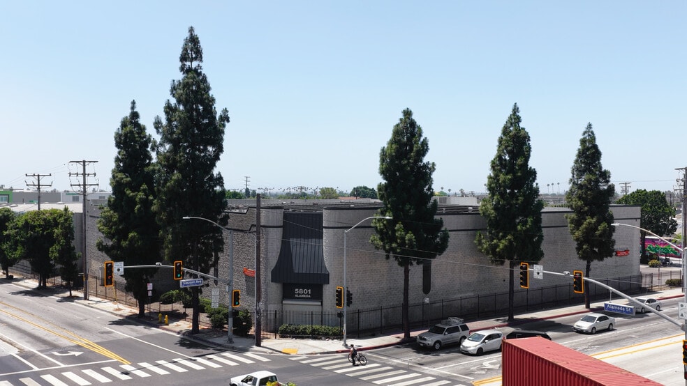 Primary Photo Of 5801 S Alameda St, Los Angeles Manufacturing For Sale