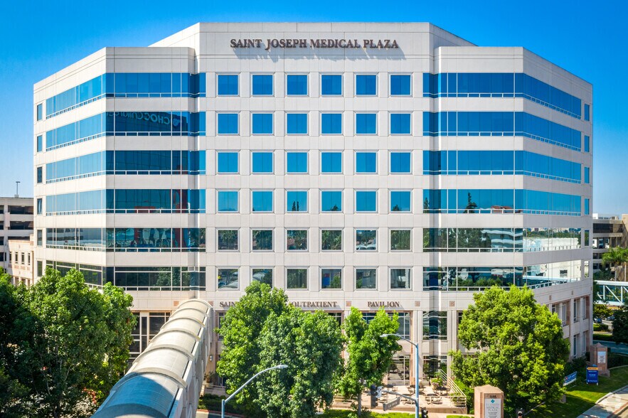 More Photos Of 1140 W La Veta Ave, Orange Medical For Lease