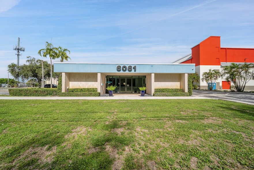 Primary Photo Of 6061 NE 14th Ave, Fort Lauderdale Medical For Lease