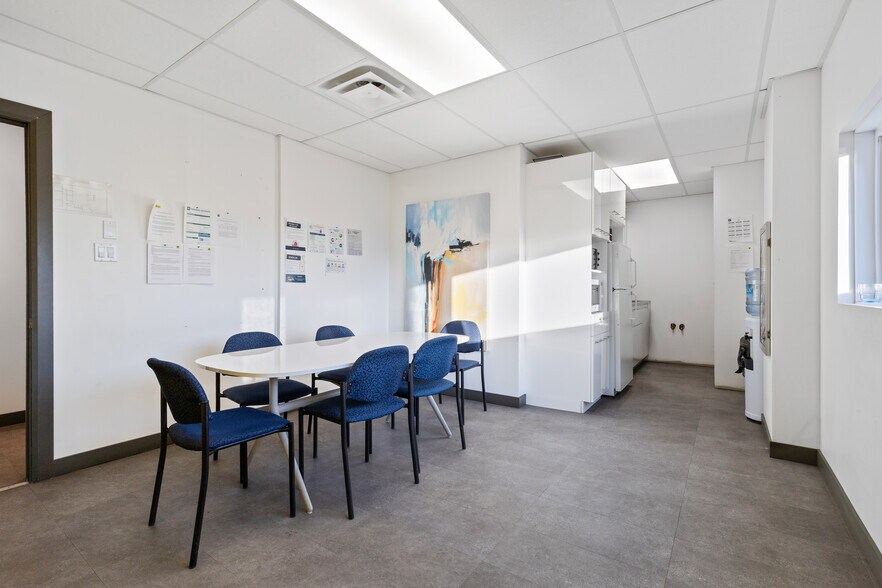 More Photos Of 139 Boul Sir-Wilfrid-Laurier, Saint-Basile-le-Grand Freestanding For Sale